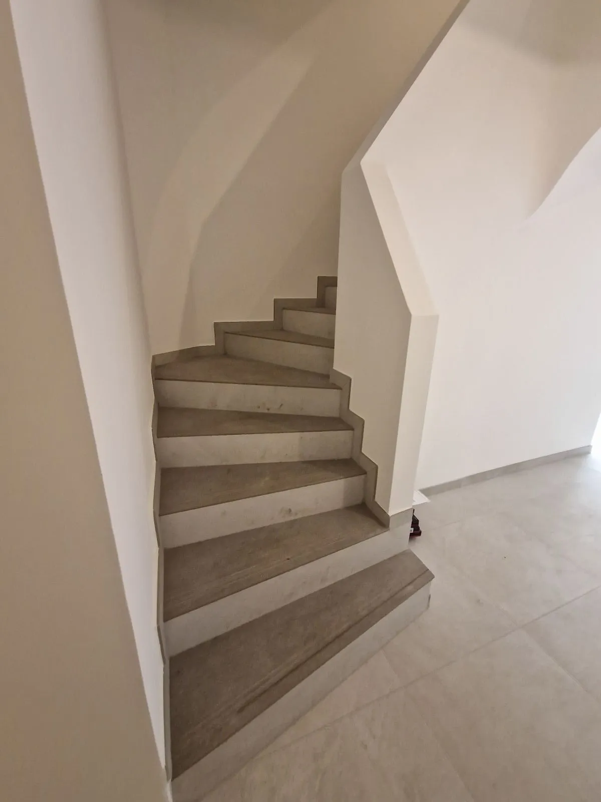 Haus Belair nach der Renovierung durch BauArt — weiterer Raum