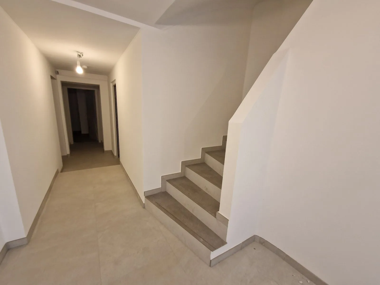 Haus Belair nach der Renovierung durch BauArt — Eingang
