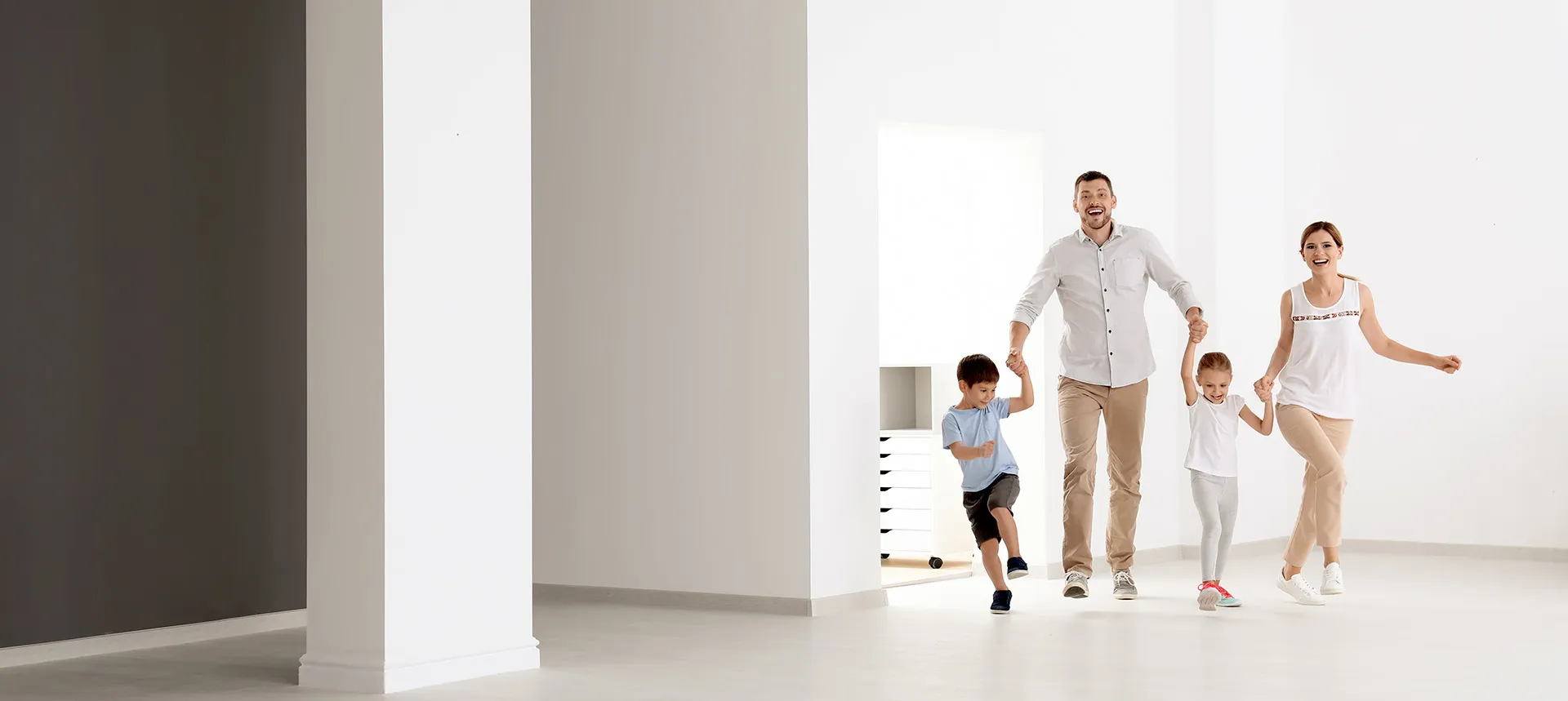 Familie genießt ein renoviertes Interieur in Luxemburg von BauArt